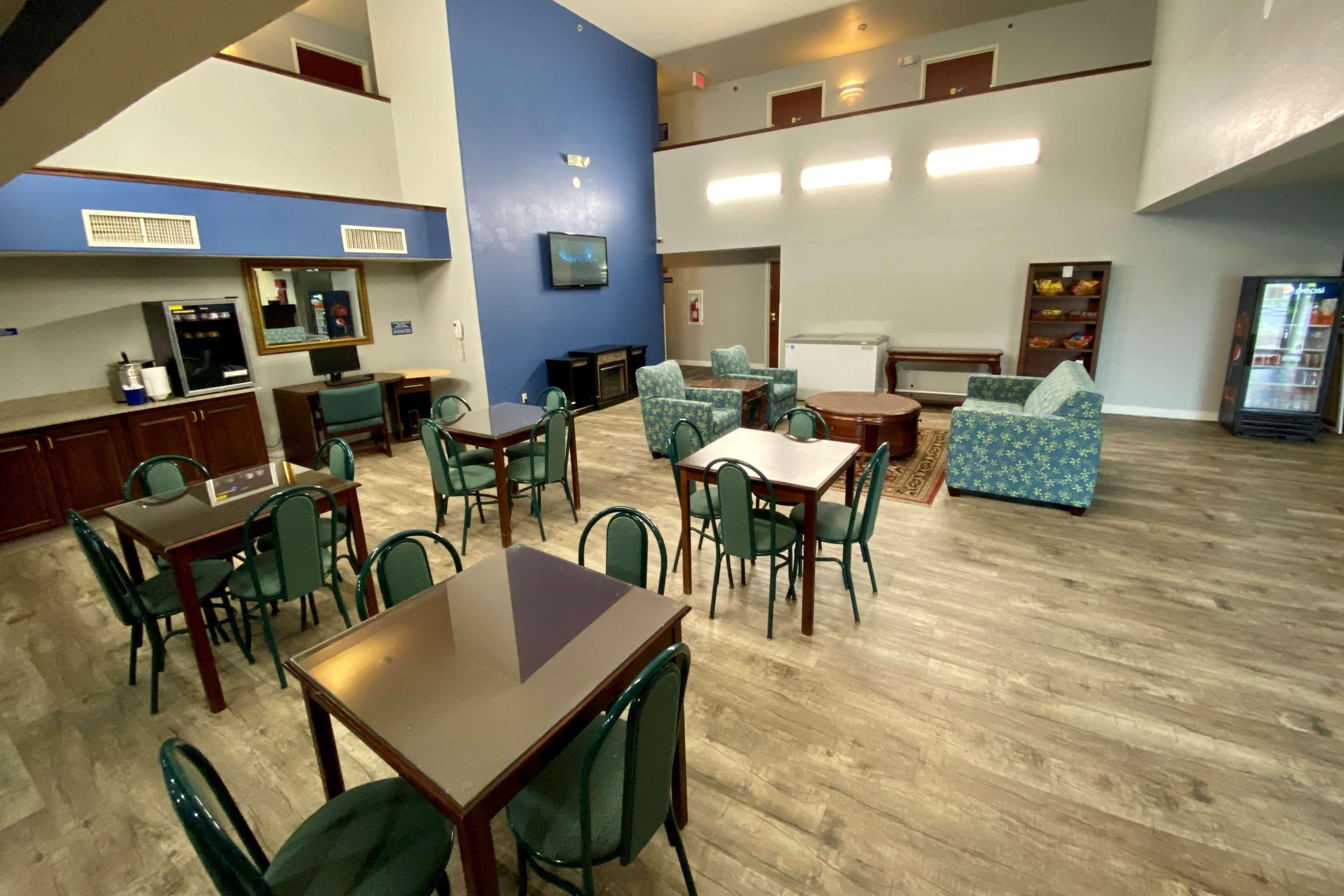 Hotel Baymont By Wyndham Swanton Extérieur photo