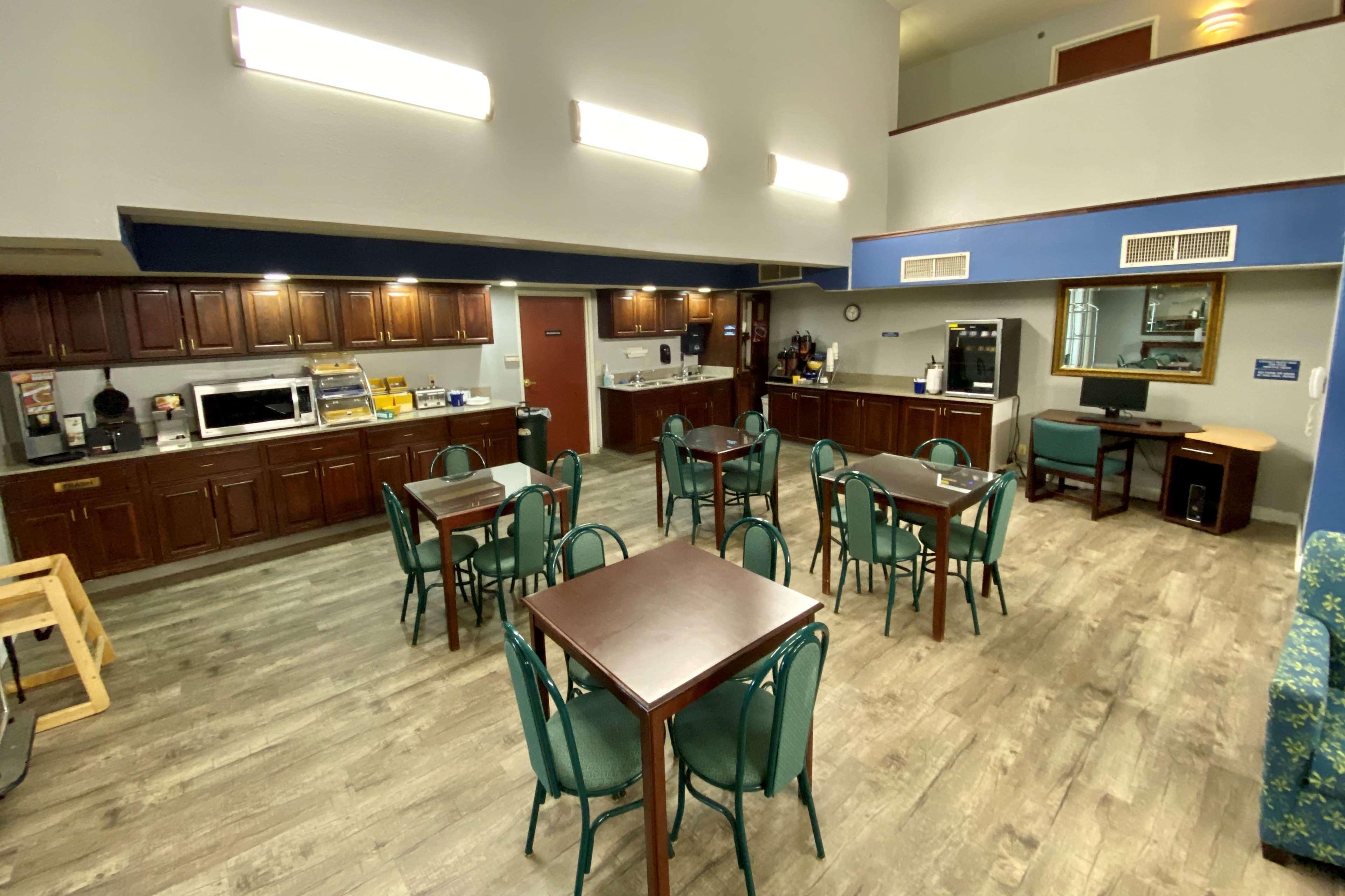Hotel Baymont By Wyndham Swanton Extérieur photo
